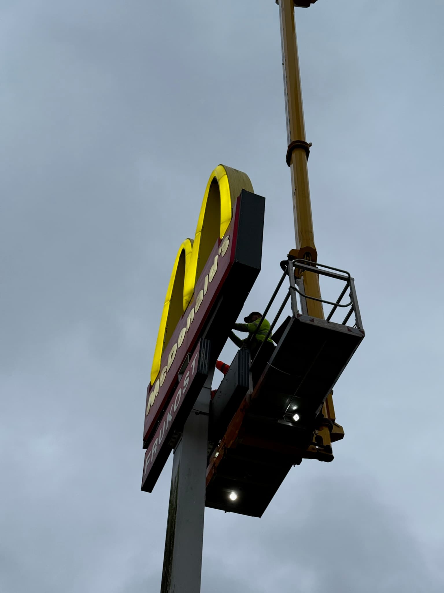 Arbete på hög höjd med skylift