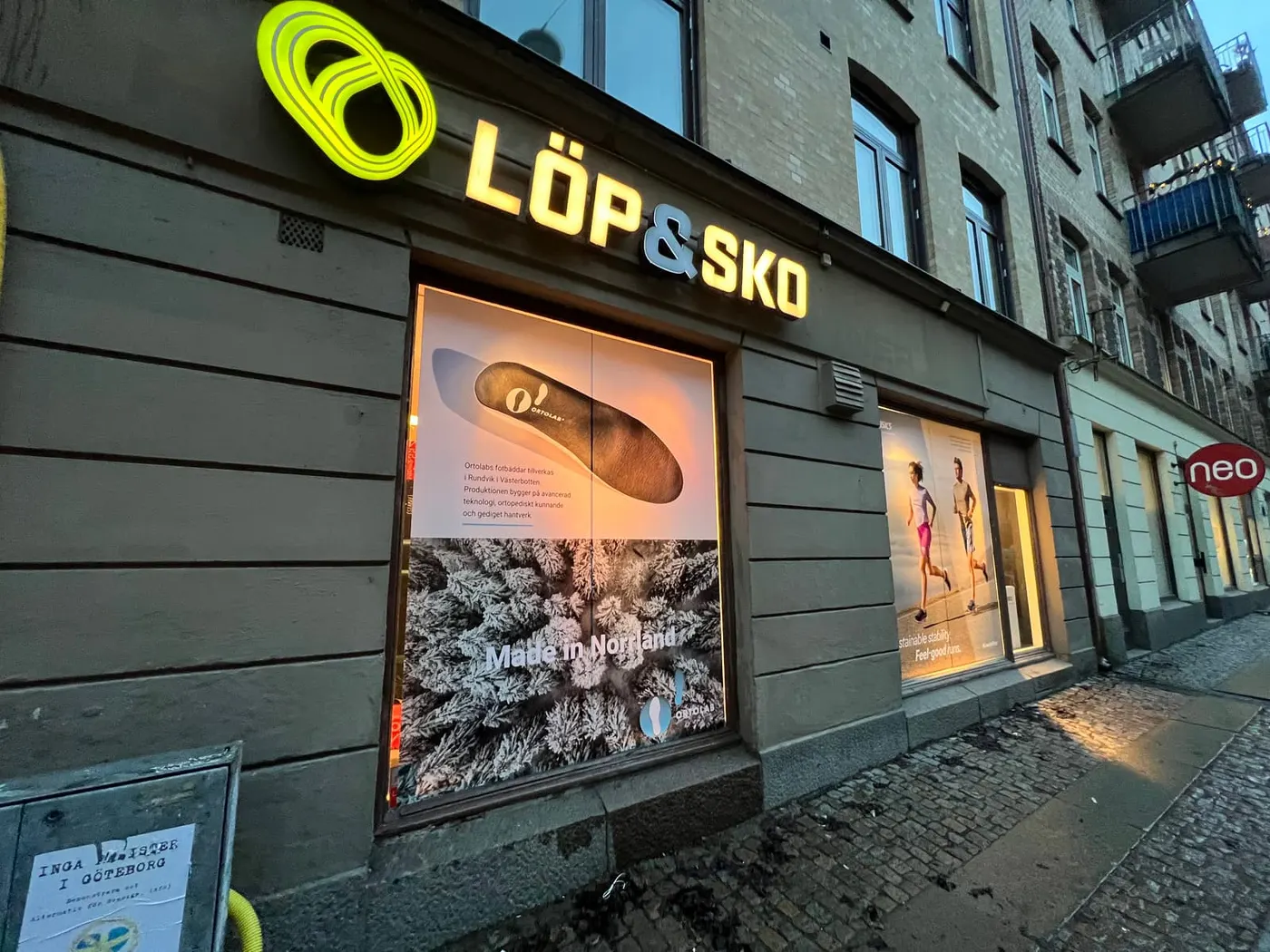 Löp & Sko printad fönsterdekor
