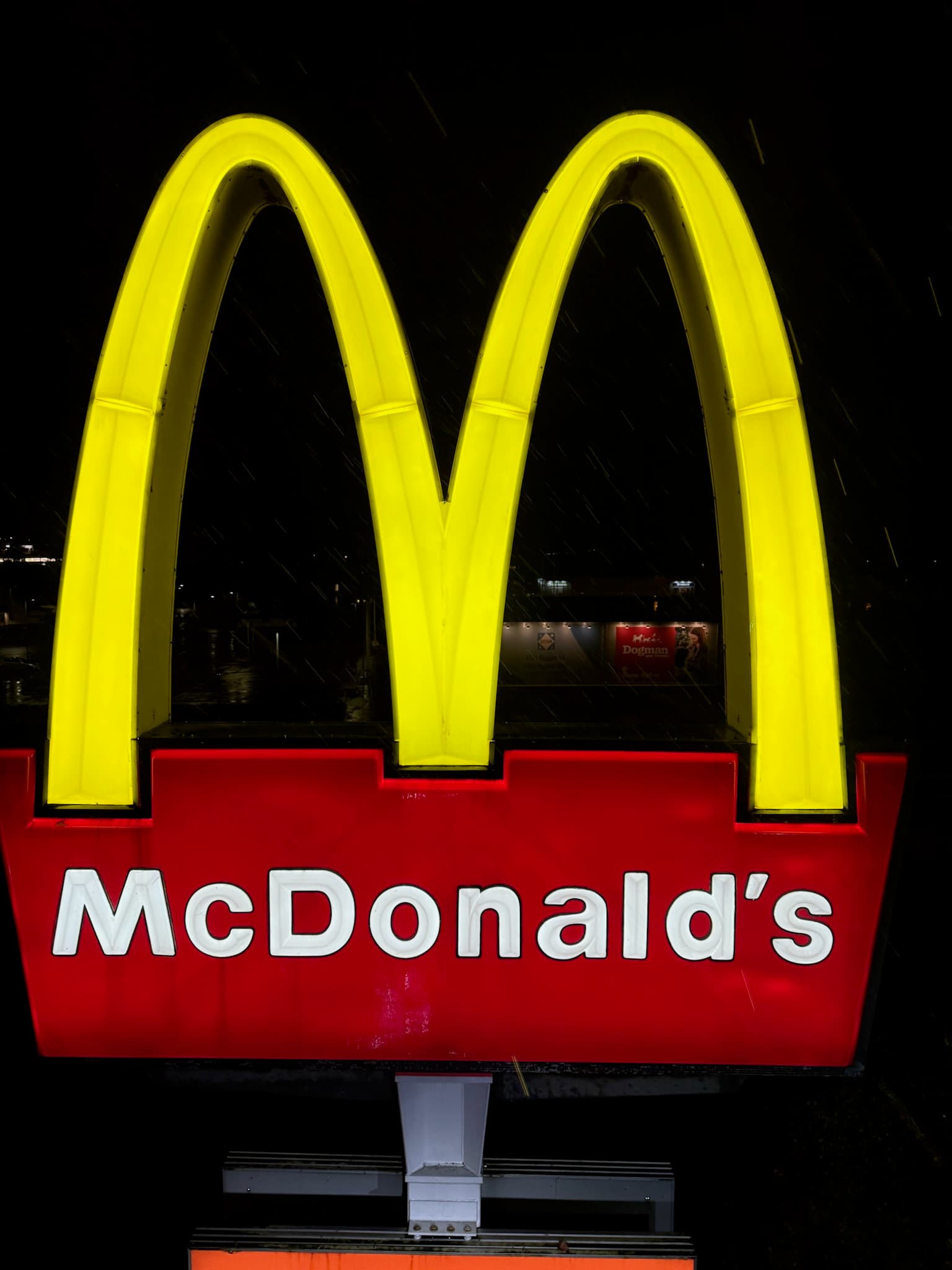 Nytvättad McDonald's logga