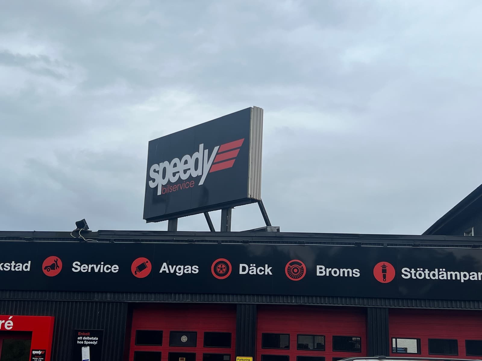 Speedy Helsingborg – Fasadskylt på plats